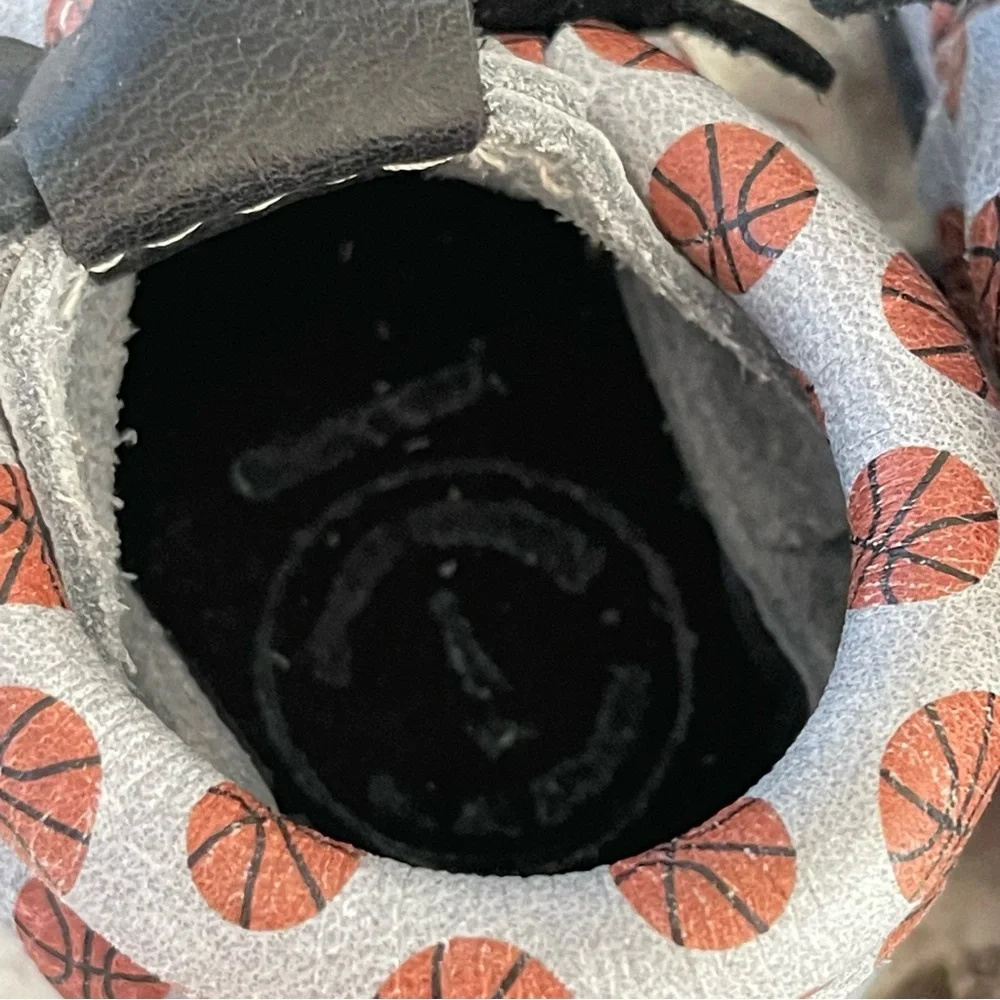 Freshly Picked Basketball Mocassins - Size 1 (US 2.5)